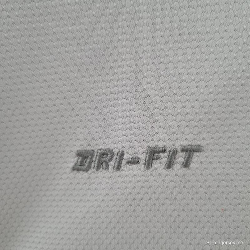 قميص كرة القدم البرتغال 2012 ريترو بأكمام طويلة الأكمام خارج الديار
