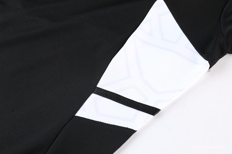 22.23 أديداس أديداس بدلة رياضية سوداء بنصف سحاب
