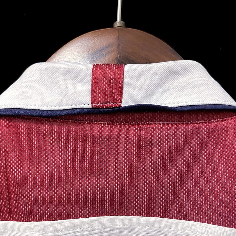 قميص منتخب إنجلترا لكرة القدم الأساسي 2004
