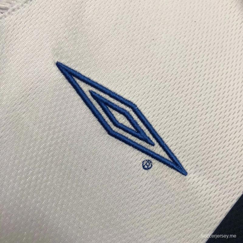 قميص تشيلسي القديم 03/04 ذهاباً وإياباً
