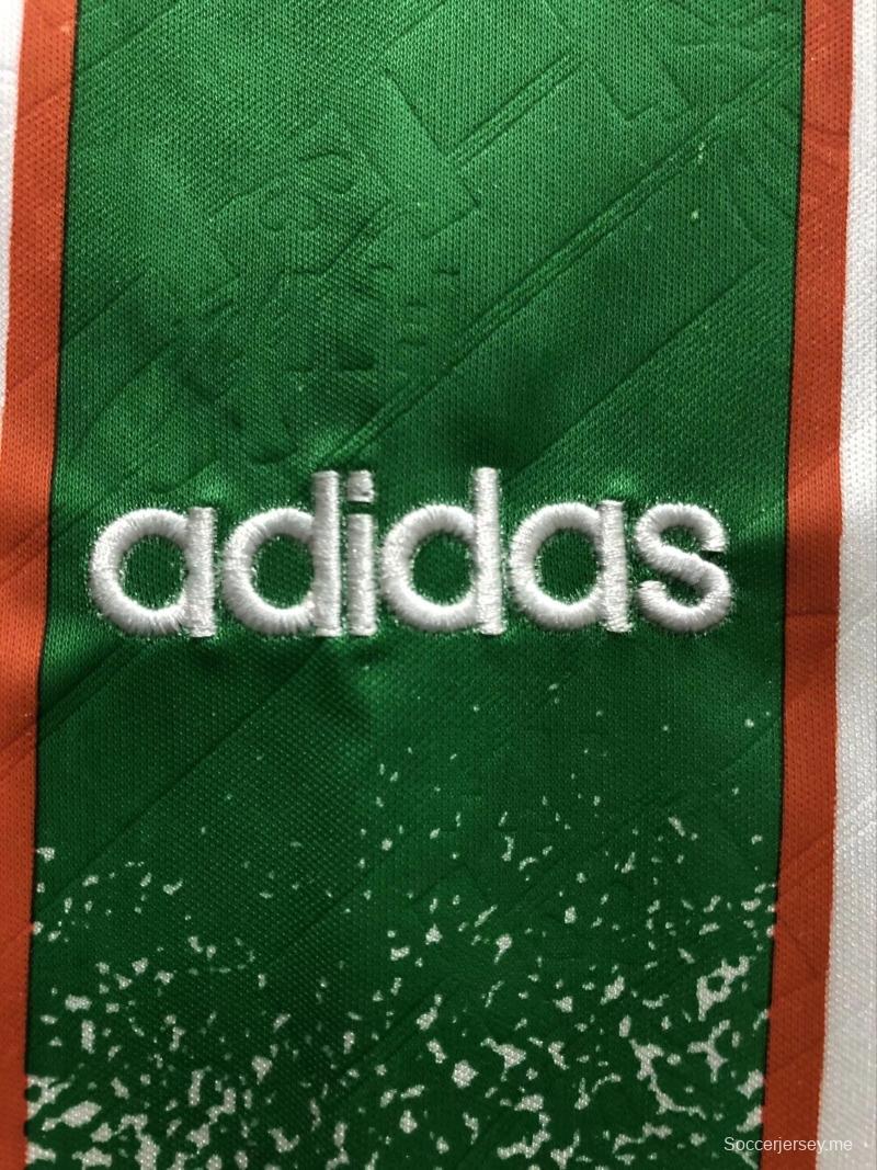 قميص كرة قدم أبيض عتيق موديل 1994 أيرلندا أيرلندا أواييه
