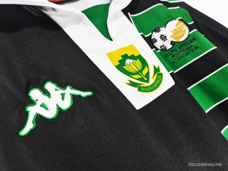 قميص كرة قدم عتيق موديل 1998 لجنوب أفريقيا خارج الديار
