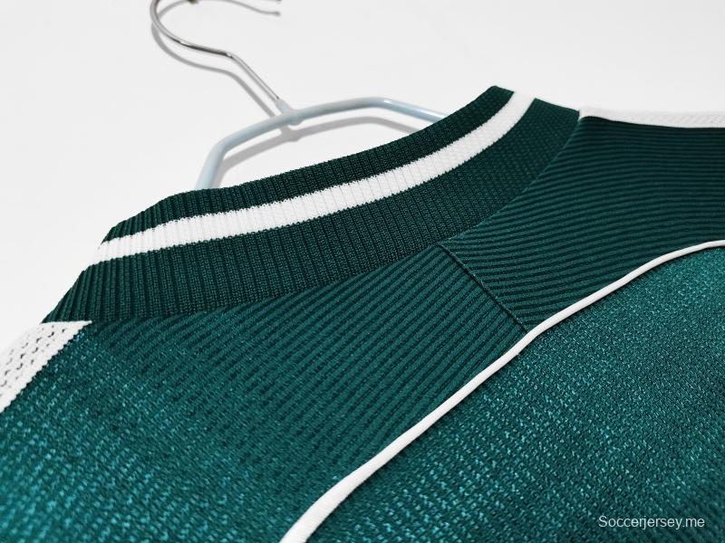 قميص كرة القدم الألماني القديم 1998 خارج الديار 1998
