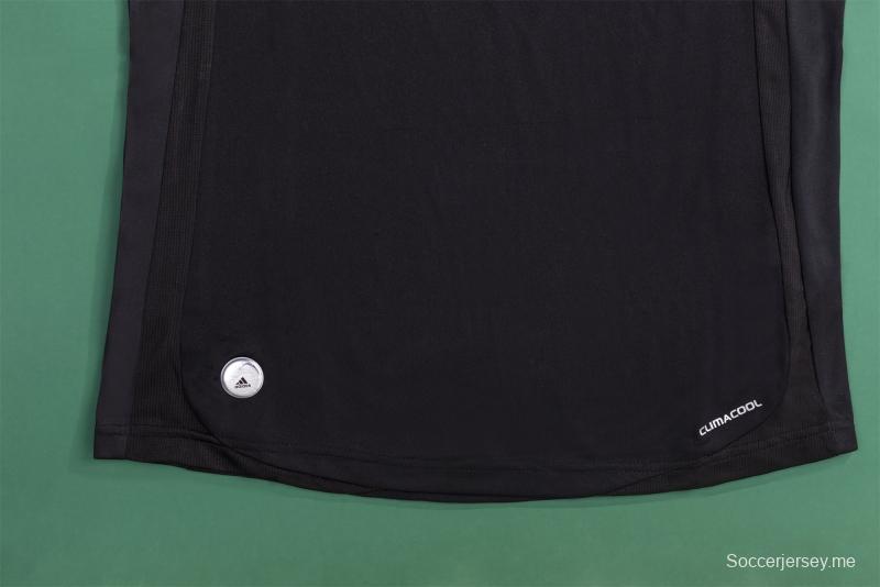 قميص كرة القدم RETRO 09/10 ريال مدريد خارج ملعبه
