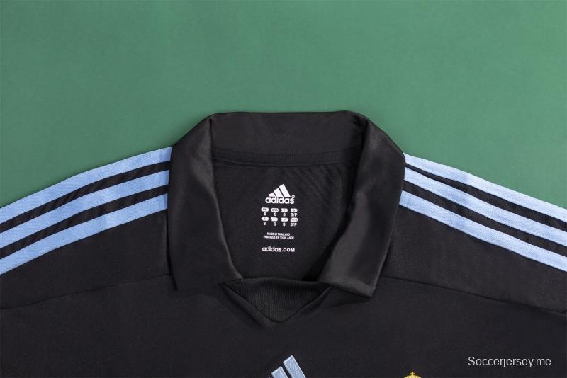 قميص كرة القدم RETRO 09/10 ريال مدريد خارج ملعبه
