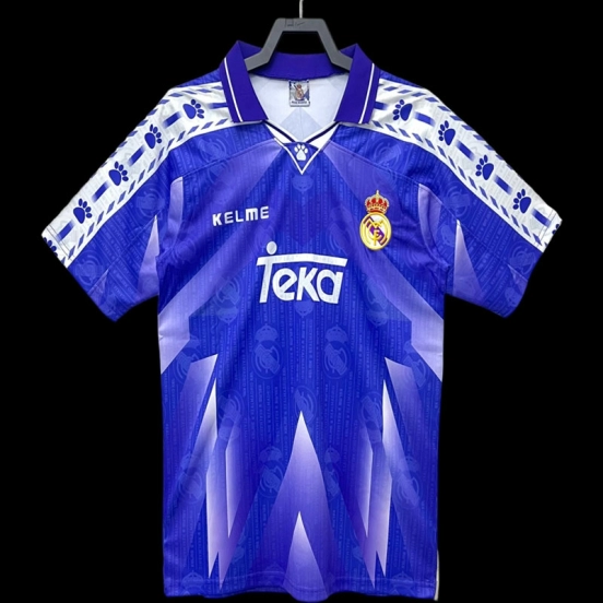 قميص ريترو 96/97 لريال مدريد خارج الديار
