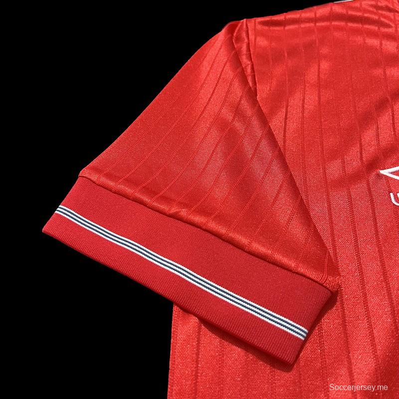 قميص كرة قدم إنجلترا القديم 84/87 خارج إنجلترا
