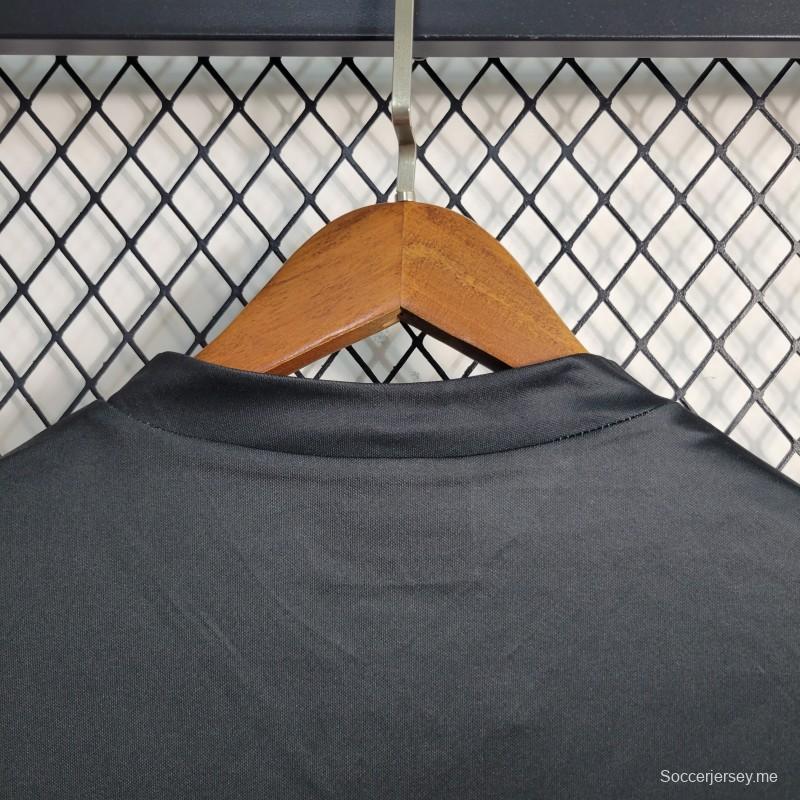 قميص كرة قدم ريترو 01-02 يوفنتوس آوايي أسود اللون أسود اللون
