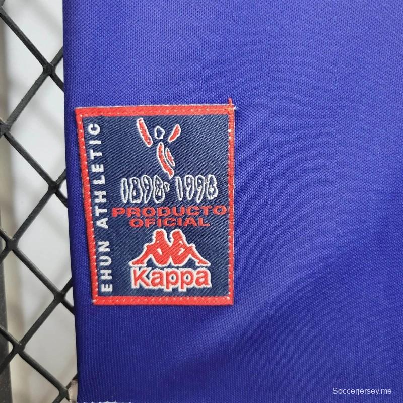 قميص قديم 97/98 أتلتيك بلباو خارج ملعبه

