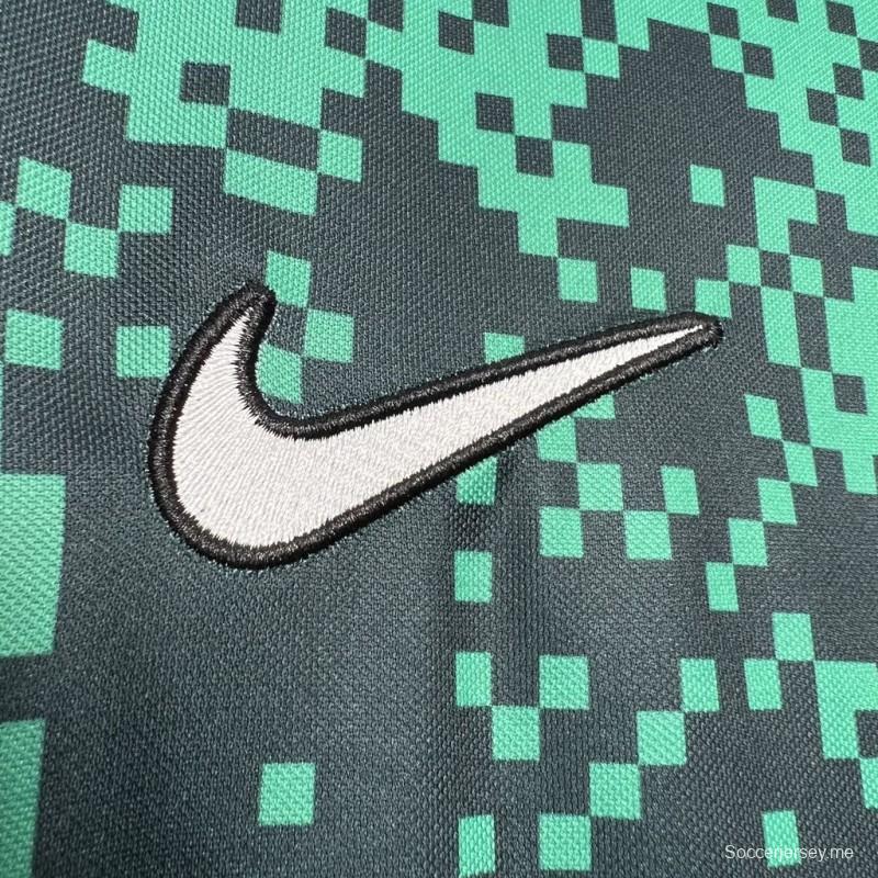 2024/25 قميص سبورتينج لشبونة سبورتنج سي بي قبل المباراة
