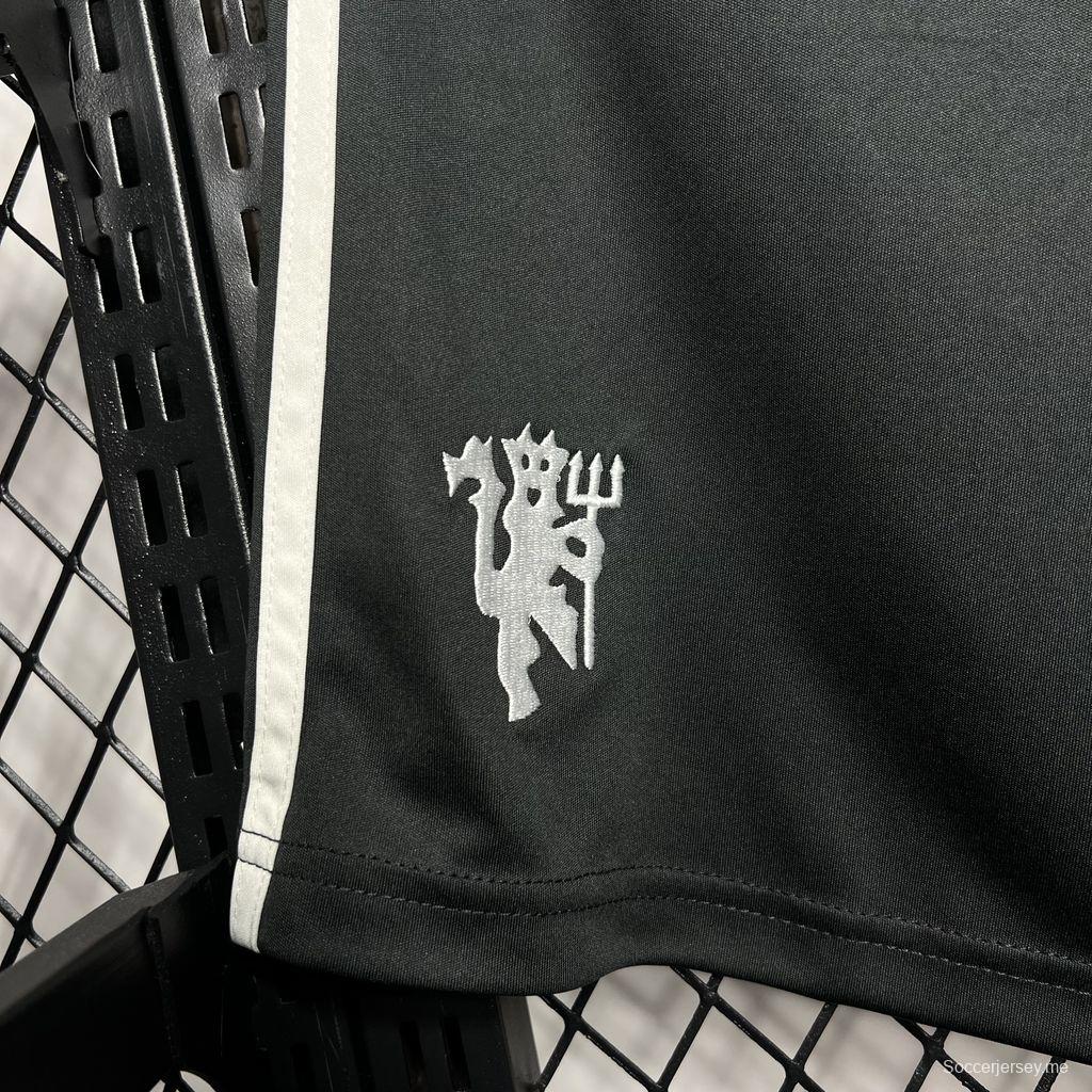 2024/25 الشورت الثالث لمانشستر يونايتد 2024/25 مانشستر يونايتد
