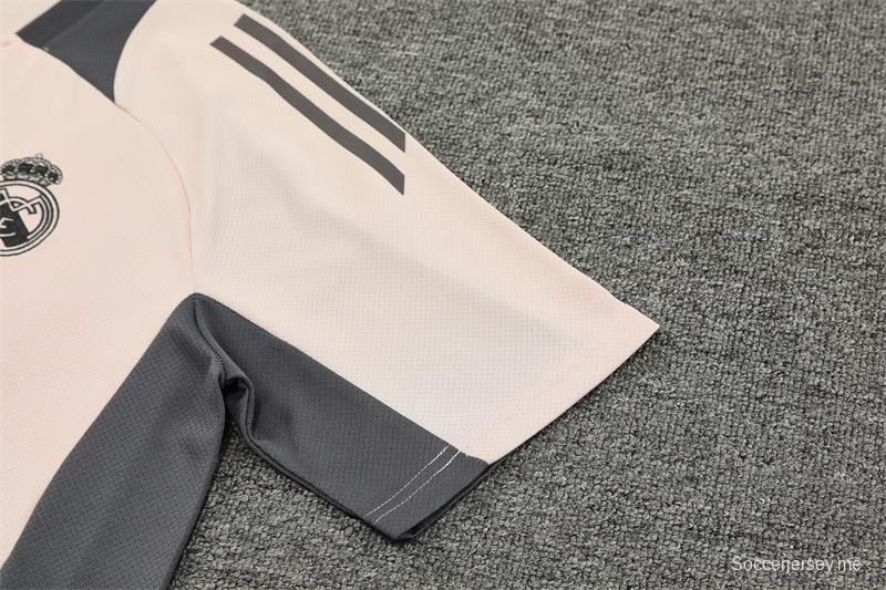 24/25 ريال مدريد قميص قصير الأكمام وردي اللون الوردي + شورت قصير الأكمام
