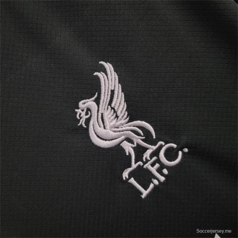 24/25 قميص ليفربول للسيدات خارج الملعب