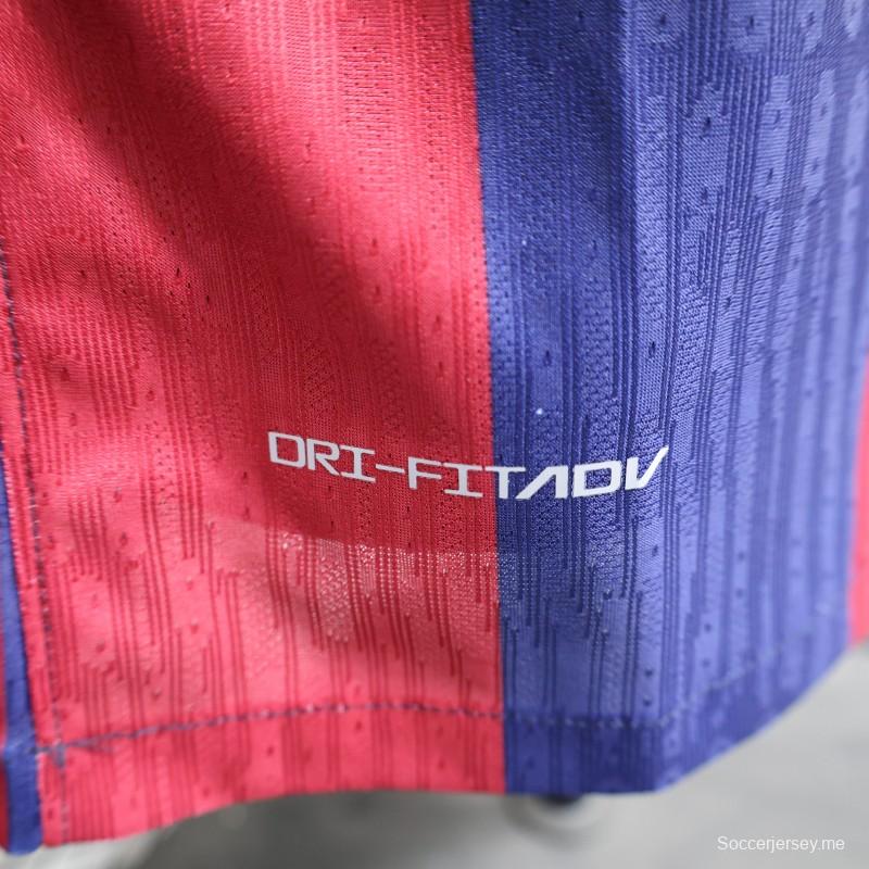 نسخة اللاعب 25/26 قميص برشلونة المسرب 25/26 على أرض برشلونة