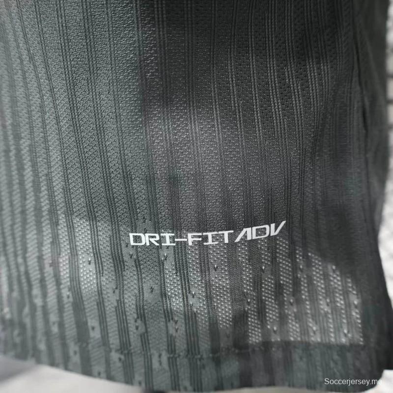 25/26 نسخة اللاعب 25/26 قميص نادي الاتحاد 2 مباريات خارج أرضه