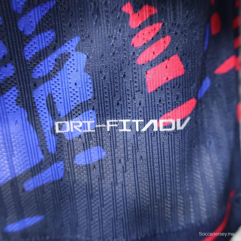 إصدار اللاعب 25/26 قميص نادي برشلونة باللون الأزرق الداكن مع قميص راعي سبوتيفاي