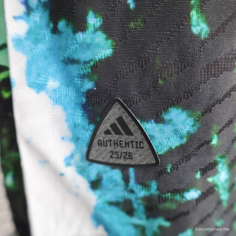 إصدار 25/26 لاعب 25/26 نسخة ريال مدريد الخاصة