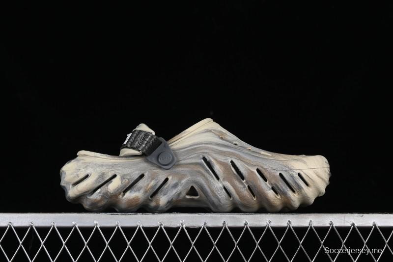 Crocs Classic Clog Slip-On Beach Sandals with Ventilation Holes - B.D4