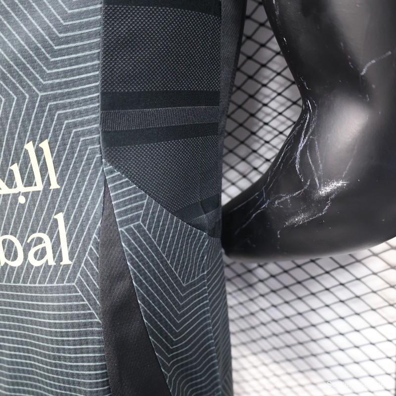 إصدار اللاعب 25/26 قميص نادي الأهلي السعودي أسود بنقوش هندسية