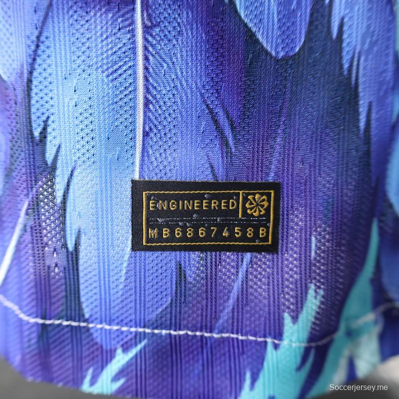 إصدار اللاعب 2025 قميص أبيض برازيلي مع قميص الببغاء الأزرق