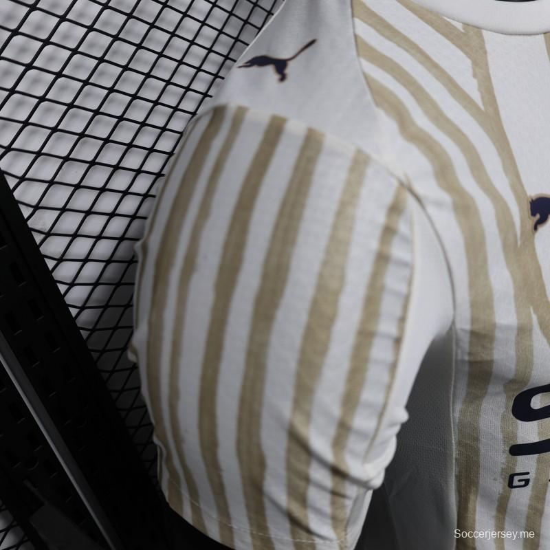 إصدار اللاعب 25/26 قميص الهلال أبيض بخطوط ذهبية