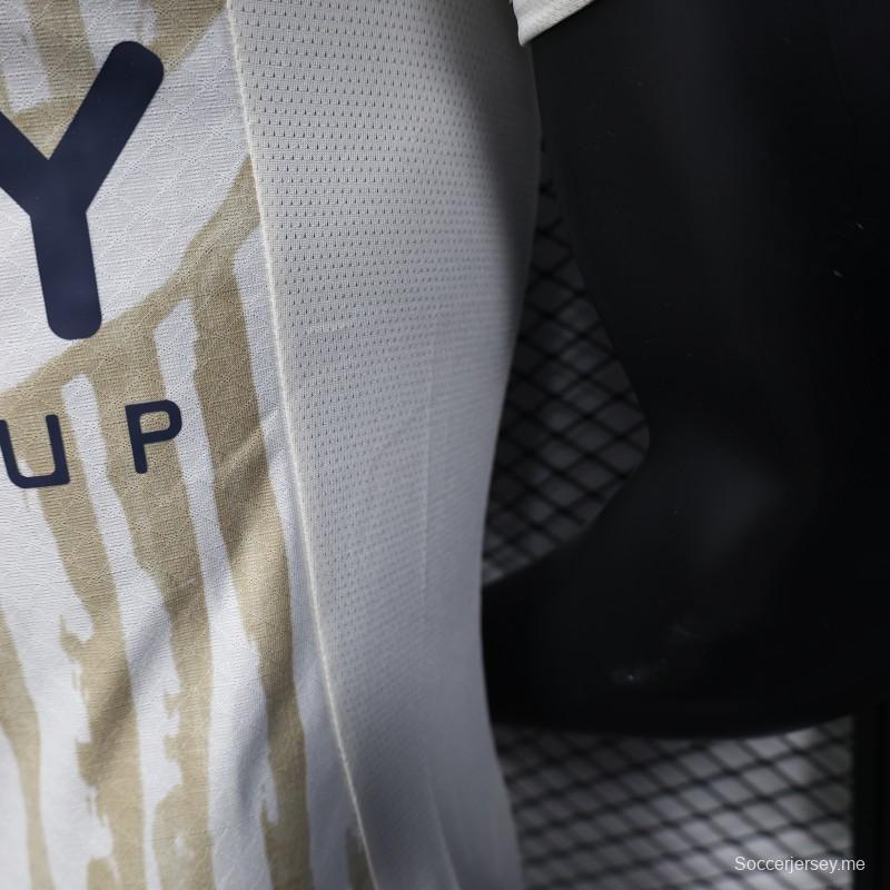 إصدار اللاعب 25/26 قميص الهلال أبيض بخطوط ذهبية