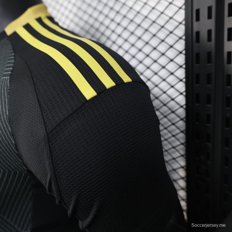 إصدار اللاعب 25/26 قميص نادي الأهلي السعودي أسود بنقوش هندسية