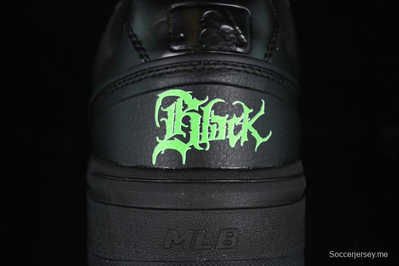 NY Yankees Black & Neon Green Sneakers - Classic Streetwear Style