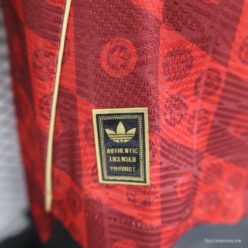 إصدار اللاعب 25/26 قميص أحمر بمناسبة الذكرى 125 لتأسيس بايرن ميونخ