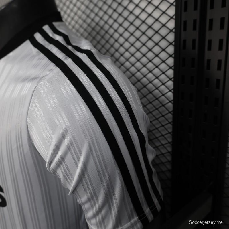 إصدار اللاعب 2025 أديداس 2025 قميص أديداس أبيض بتصميم مخطط