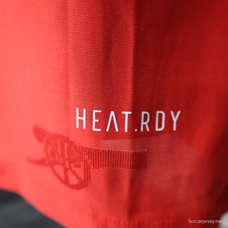 إصدار اللاعب 25/26 أرسنال أحمر بتصميم كلاسيكي مع قميص أرسنال الأحمر