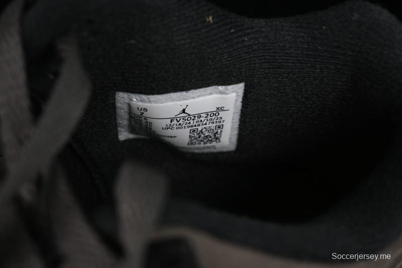 حذاء نايك اير جوردان 4 ريترو من نايك اير جوردان 4 من نايك باللون البني الحجري مع شبكة سوداء وتفاصيل من مادة TPU - FV5029-200