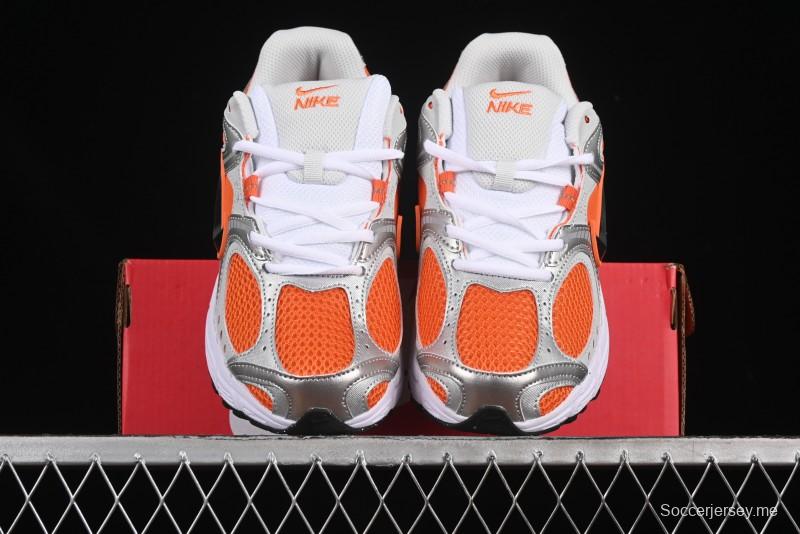 حذاء الجري الكلاسيكي من نايك V5 RNRR ميلينيوم ميلينيوم كلاسيكي بنعل وسطي من الفوم - HJ5228-800