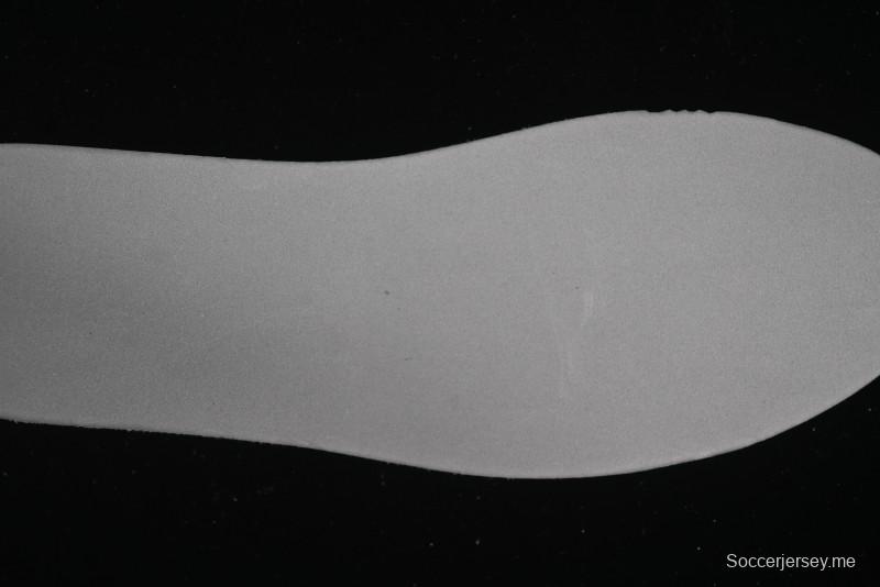 حذاء الجري رونيتيك رنتيك ران ريترو من نايك بنعل وسطي من الكوشلون وتصميم عتيق - FD0736-009