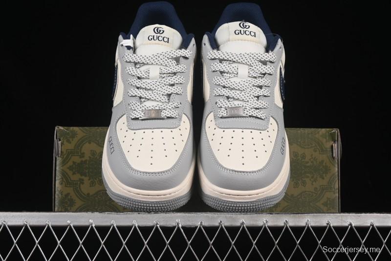 حذاء نايك اير فورس 1 '07 المنخفض من نايكي، حذاء رياضي كاجوال بتعاون غوتشي باللون الرمادي والأزرق - XS1958-543