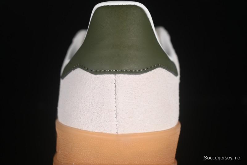 أديداس أوريجينالز جازيل من أديداس أوريجينالز حذاء رياضي كاجوال داخلي بتصميم مضاد للانزلاق ومقاوم للاهتراء - JH8821