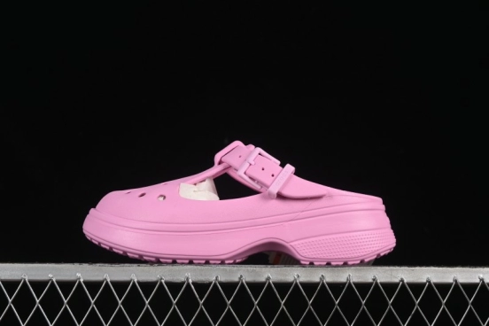 صنادل كروكس ماري جين كلاسيك كلاسيك كلاوج شاطئي بسيط من كروكس - B.D4