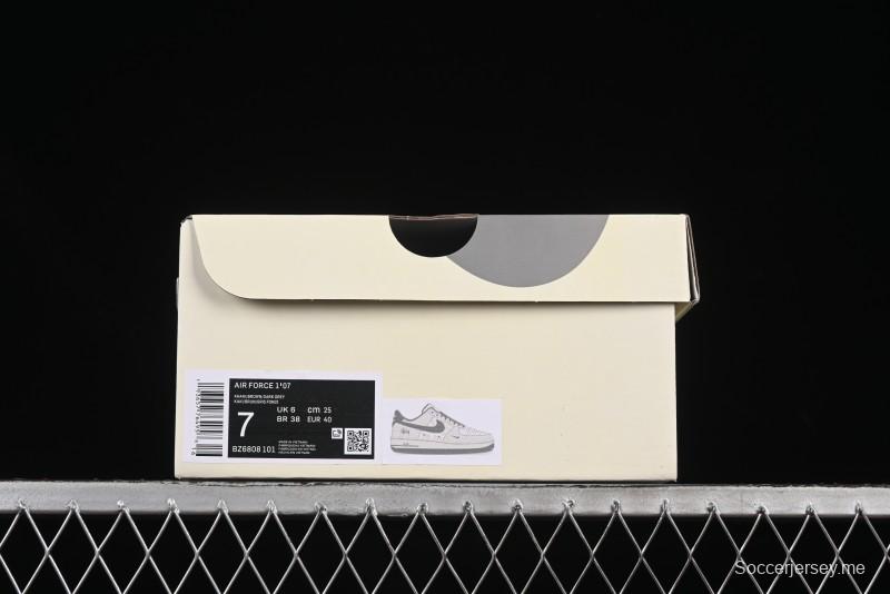 حذاء نايك اير فورس 1'07 منخفض منسوج من القماش المنسوج من نايك اير فورس 1'07 ستوسي كولابوريشن - BZ6808-101