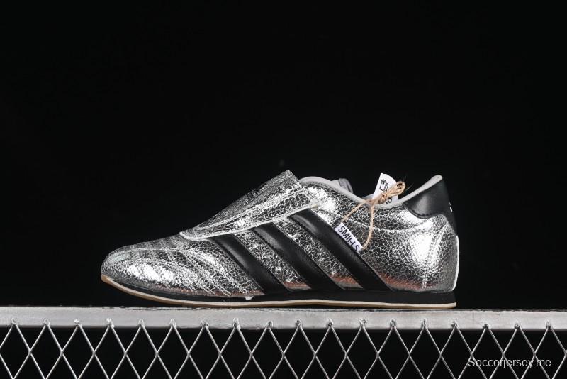 حذاء التدريب المنخفض JH9664 من أديداس أوريجينالز للتايكوندو JH9664 لارتداء مريح غير قابل للانزلاق