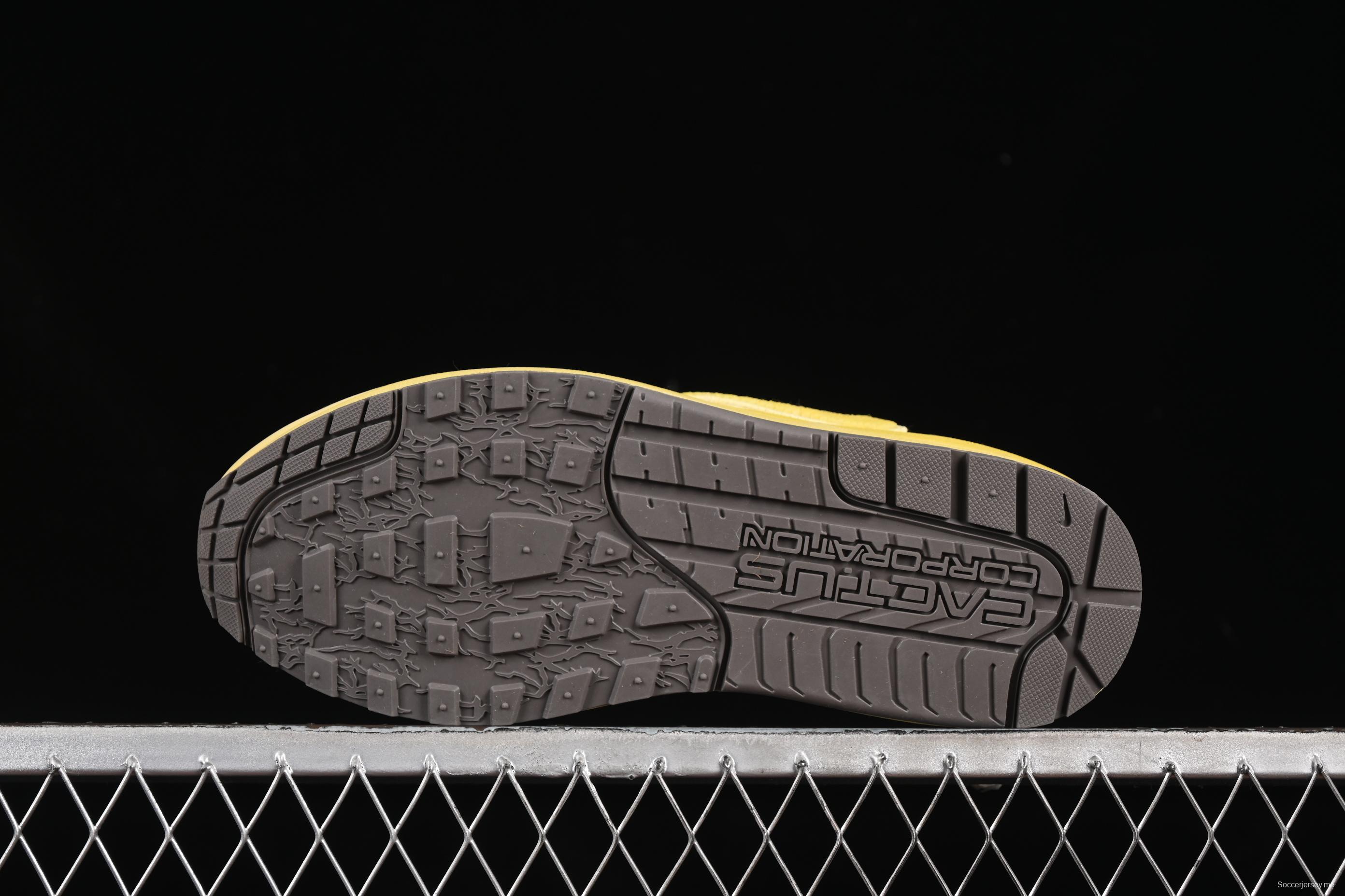 Nike Air Max 1 Travis Scott Collaboration Retro Running Shoes in Wheat Color with Reverse Swoosh - DO9392-700