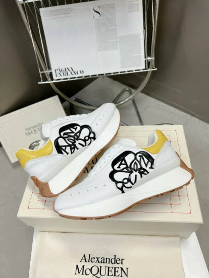 2023 Unisex Alexander McQueen White Yellow Leather Sneakers Seal Logo MJ00370