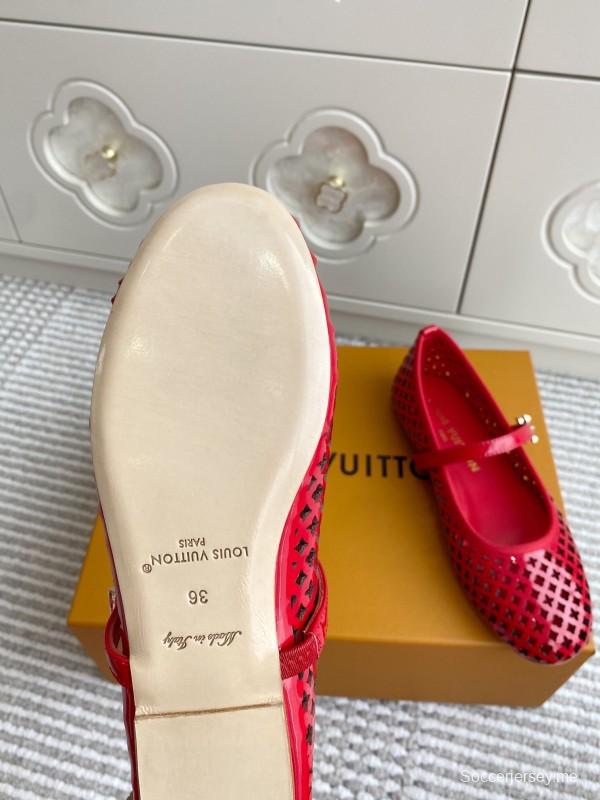 2025 Women Louis Vuitton Red Patent Leather Ballet Flats KFY00310