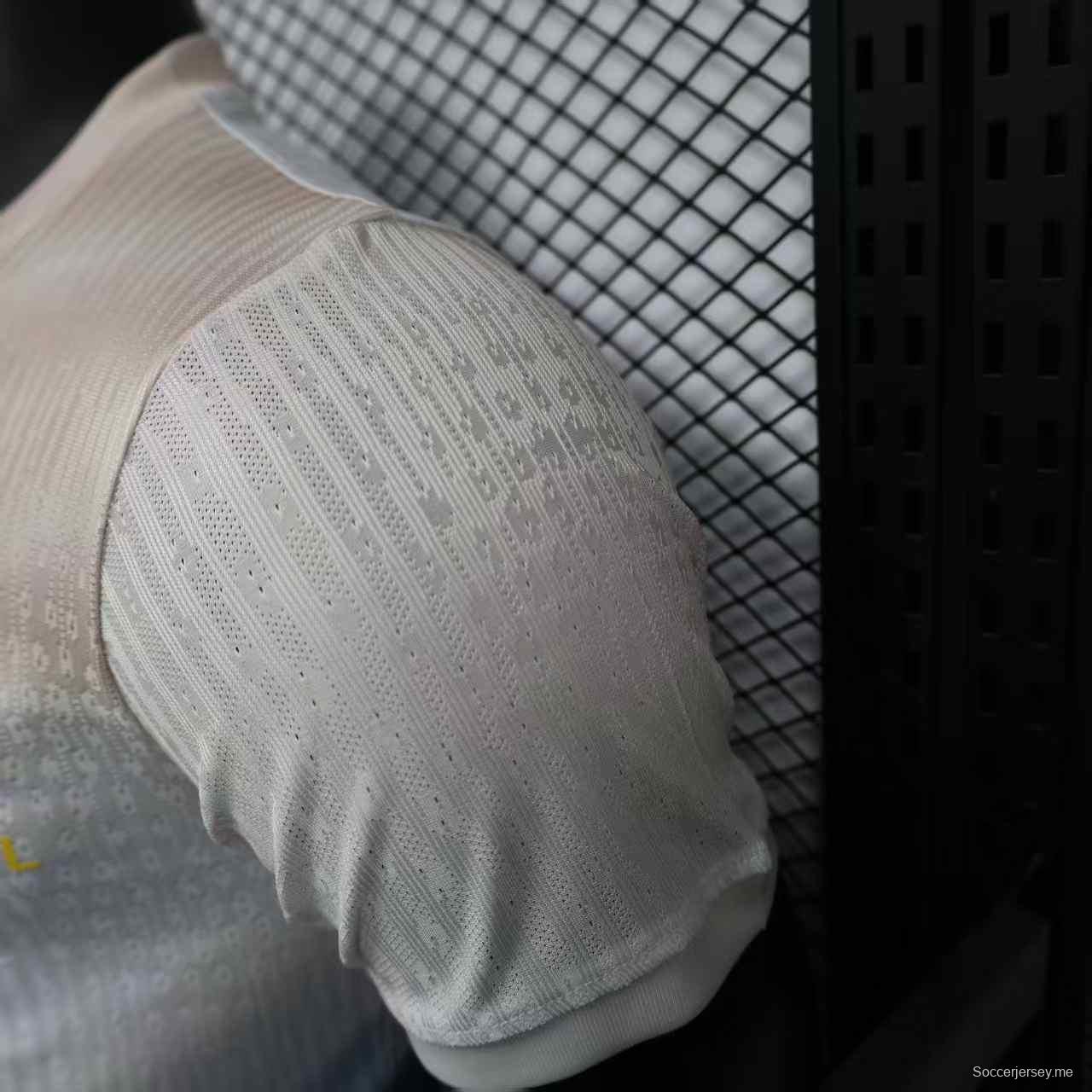 إصدار اللاعب 2025 قميص أبيض مع صورة المسيح يصلي على قميص البرازيل 2025