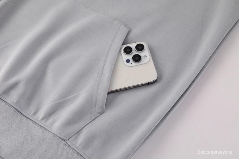 25/26 مانشستر يونايتد هويد جاكيت بسحاب كامل رمادي اللون هويد 25/26 مانشستر يونايتد + بنطلون طويل