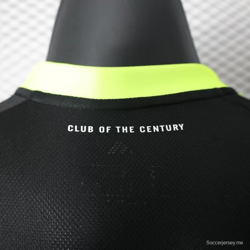 نسخة اللاعب 25/26 قميص النادي الأهلي خارج ملعب النادي الأهلي الأسود