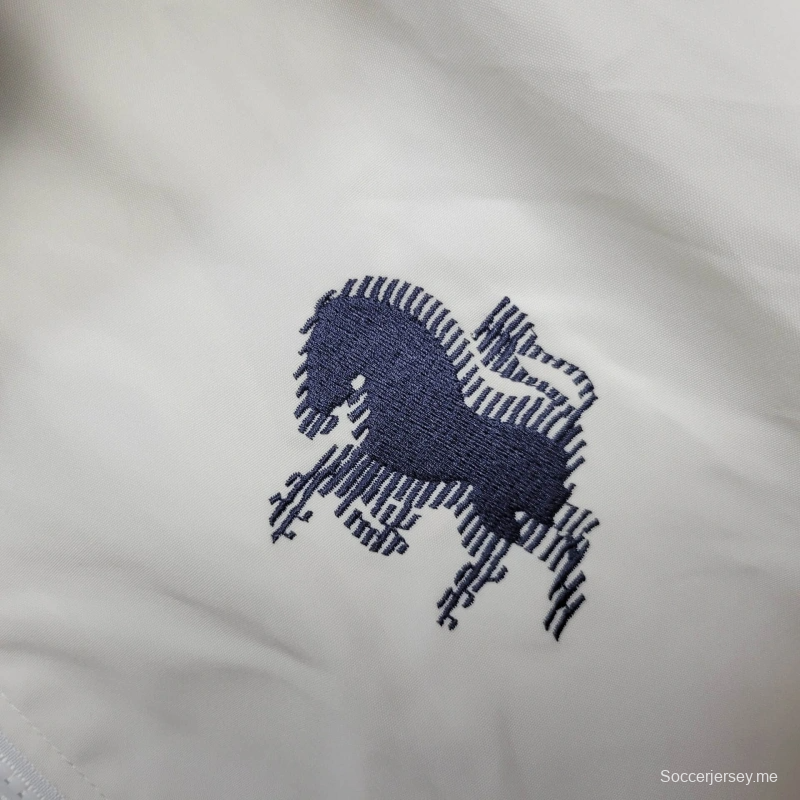 جاكيت جوفنتوس 25/26 جاكيت جوفنتوس آيس كريمي واقي من الرياح