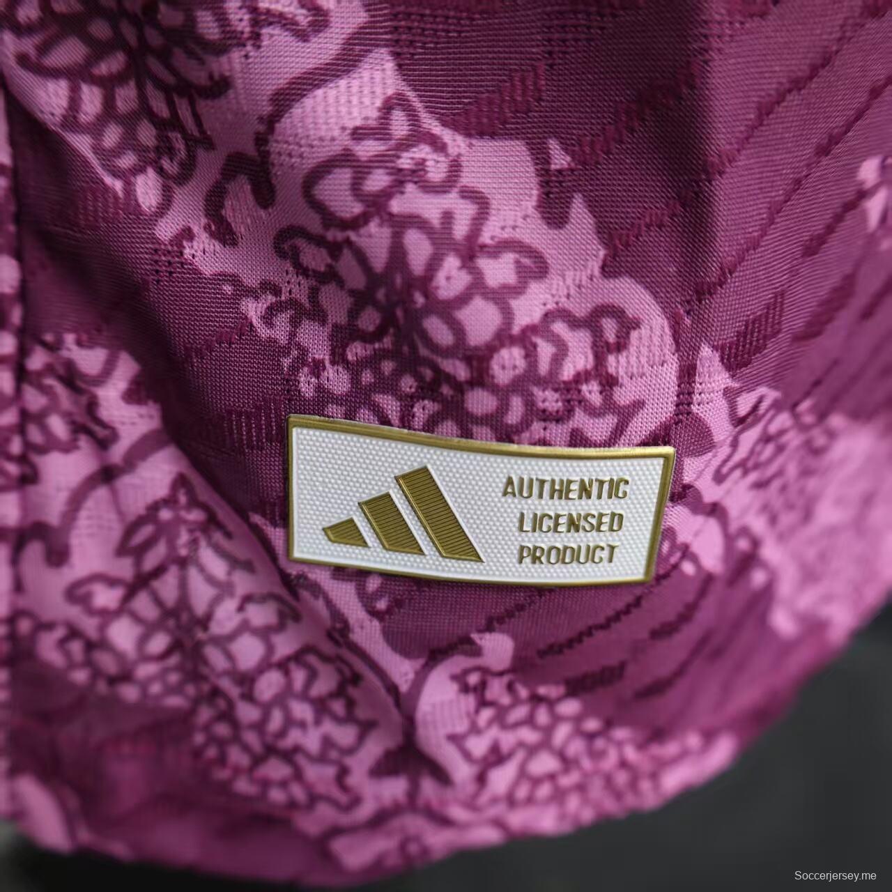 إصدار اللاعب 25/26 قميص ريال مدريد قبل المباراة باللون الأرجواني