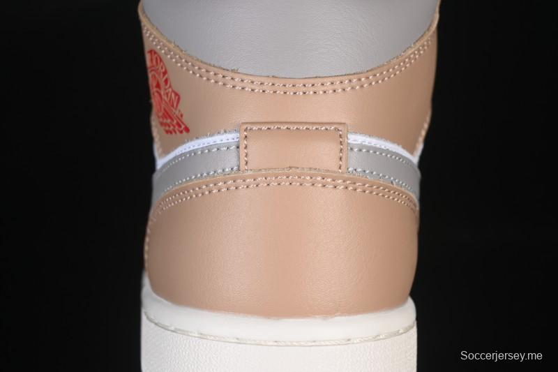 حذاء نايك اير جوردان 1 ميد AJ1 من نايك اير جوردان 1 ميد AJ1 أبيض قمح متوسط القمة كاجوال - DQ8426-200