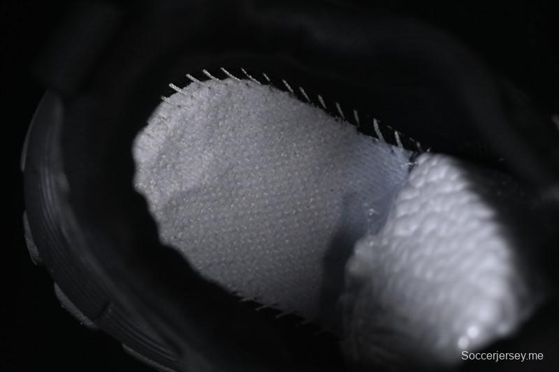 حذاء كاجوال مقاوم للانزلاق ومقاوم للاهتراء من أسيكس للأطفال - J.C3