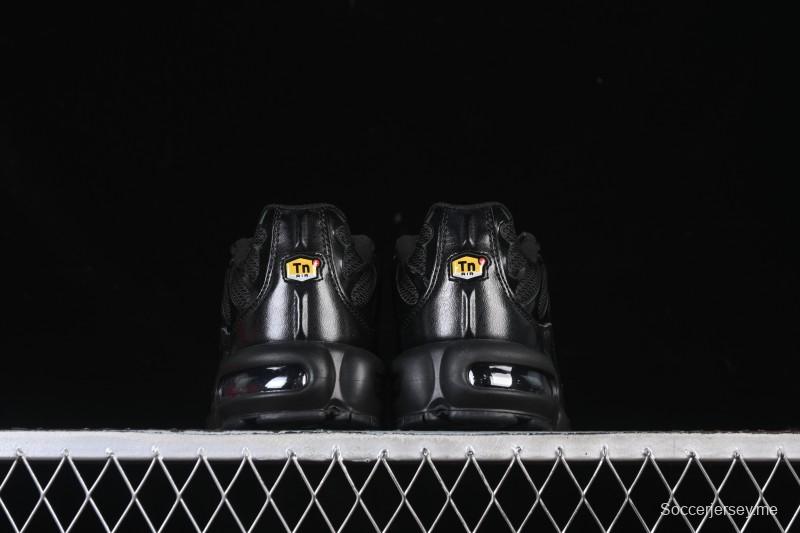 حذاء الجري اير ماكس بلس ريترو من نايك بتقنية الوسائد الهوائية - 604133-050